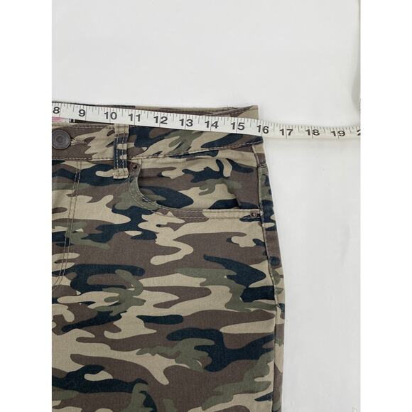 No Boundaries High Rise Skinny 13 Green Camo Jeans - Picture 7 of 9
